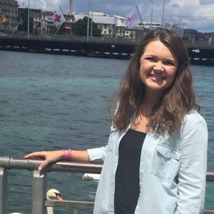 Meet your Posher, Lauren